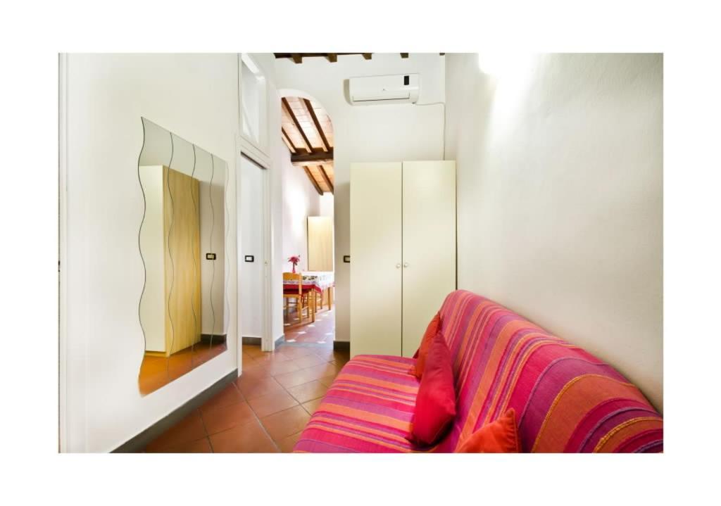 Max Studios Florence Bilik gambar